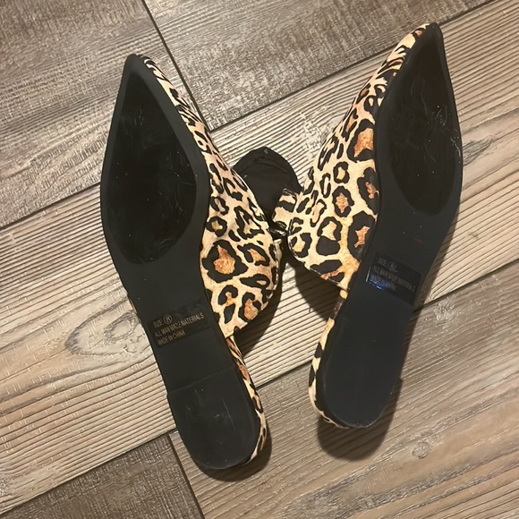 Lulus Macey Leopard Pointed Toe Bow Mules Size 8 - Picture 3 of 4